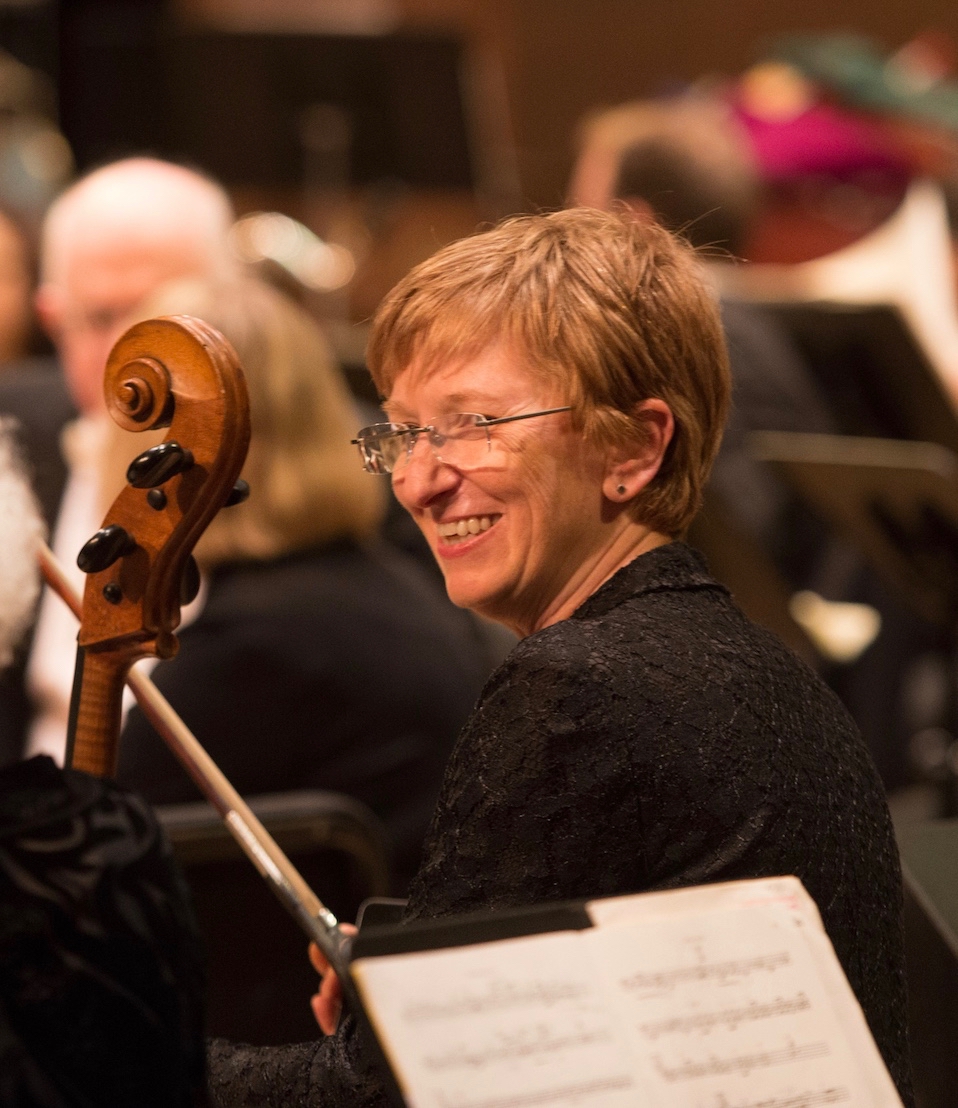 Elizabeth Thompson, cello