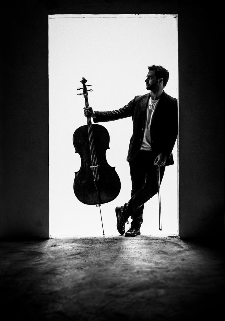 Pablo Ferrández in silhouette with his cello