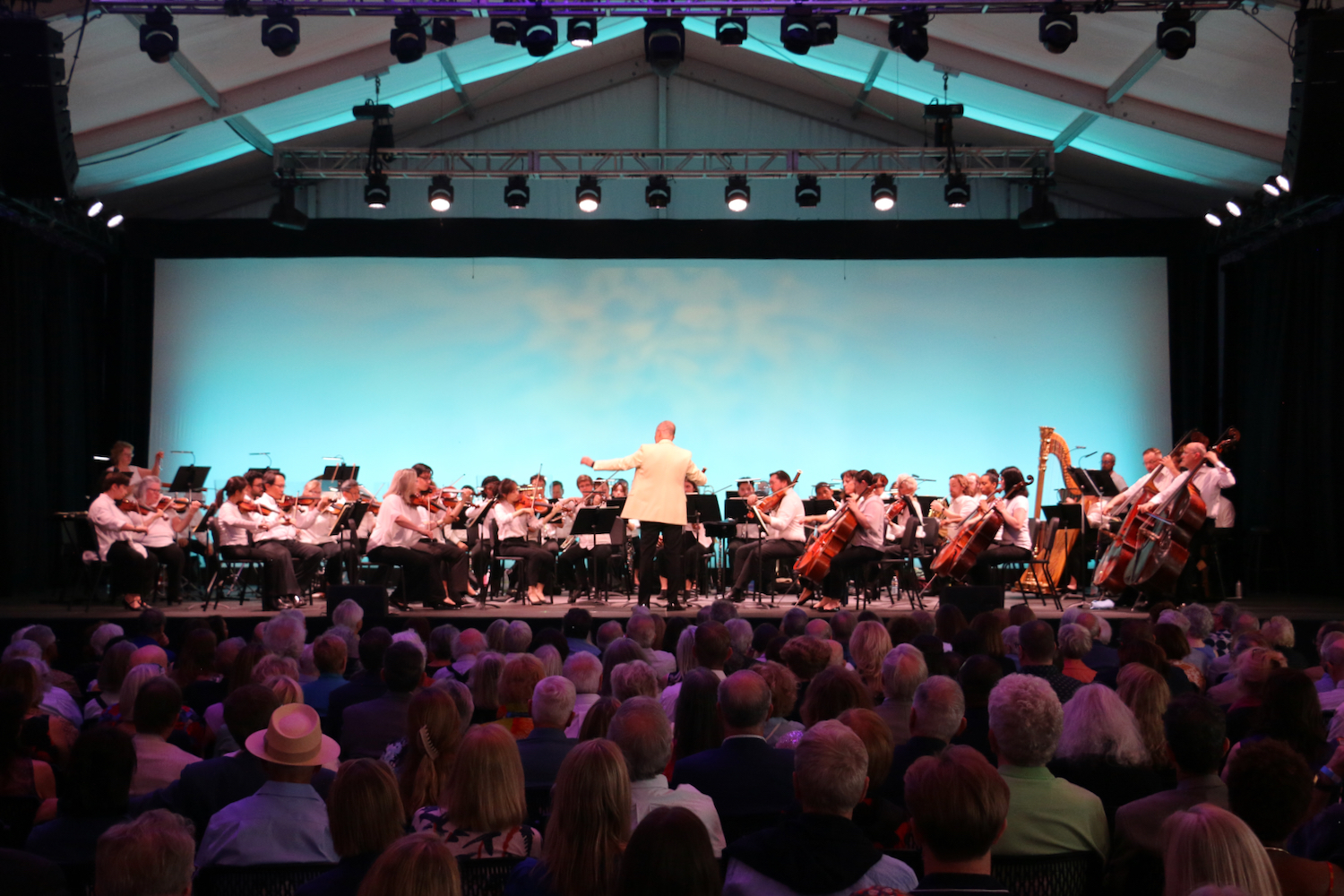 Rossen Milanov conducting onstage at the Princeton Festival
