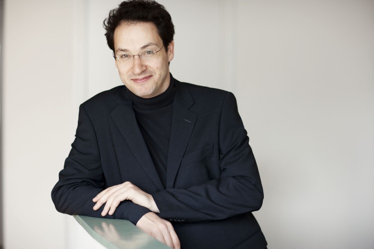 Pianist Shai Wosner