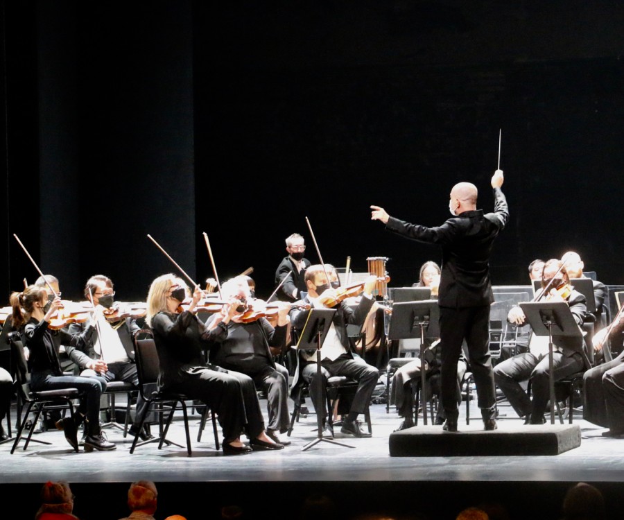 Maestro Rossen Milanov conducting the PSO at McCarter Theatre Center