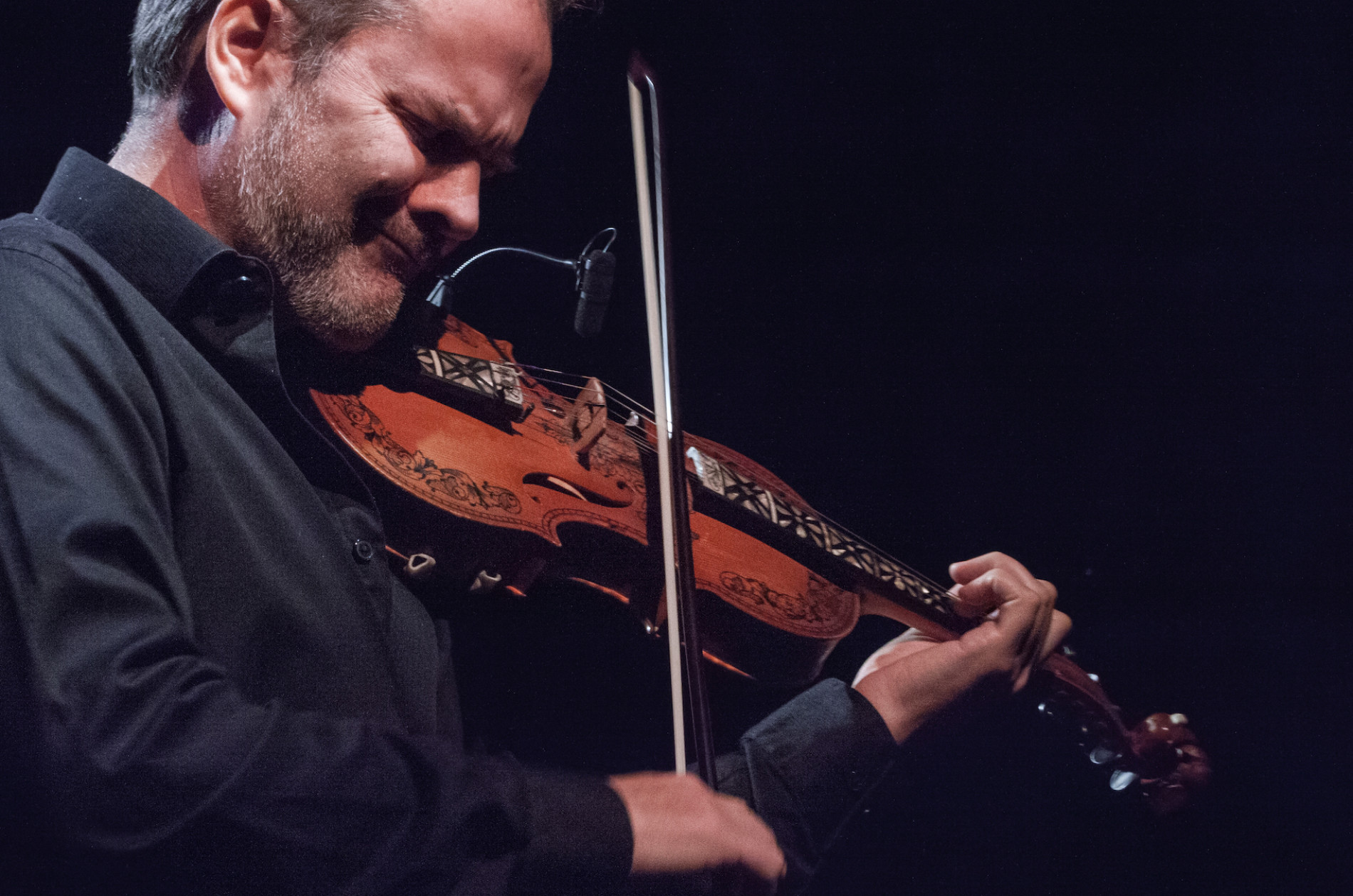 Dan Trueman playing a Hardanger fiddle